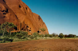 am Fuße des Uluru -Ayers Rock